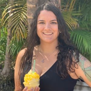 Meet your Posher, Courtney